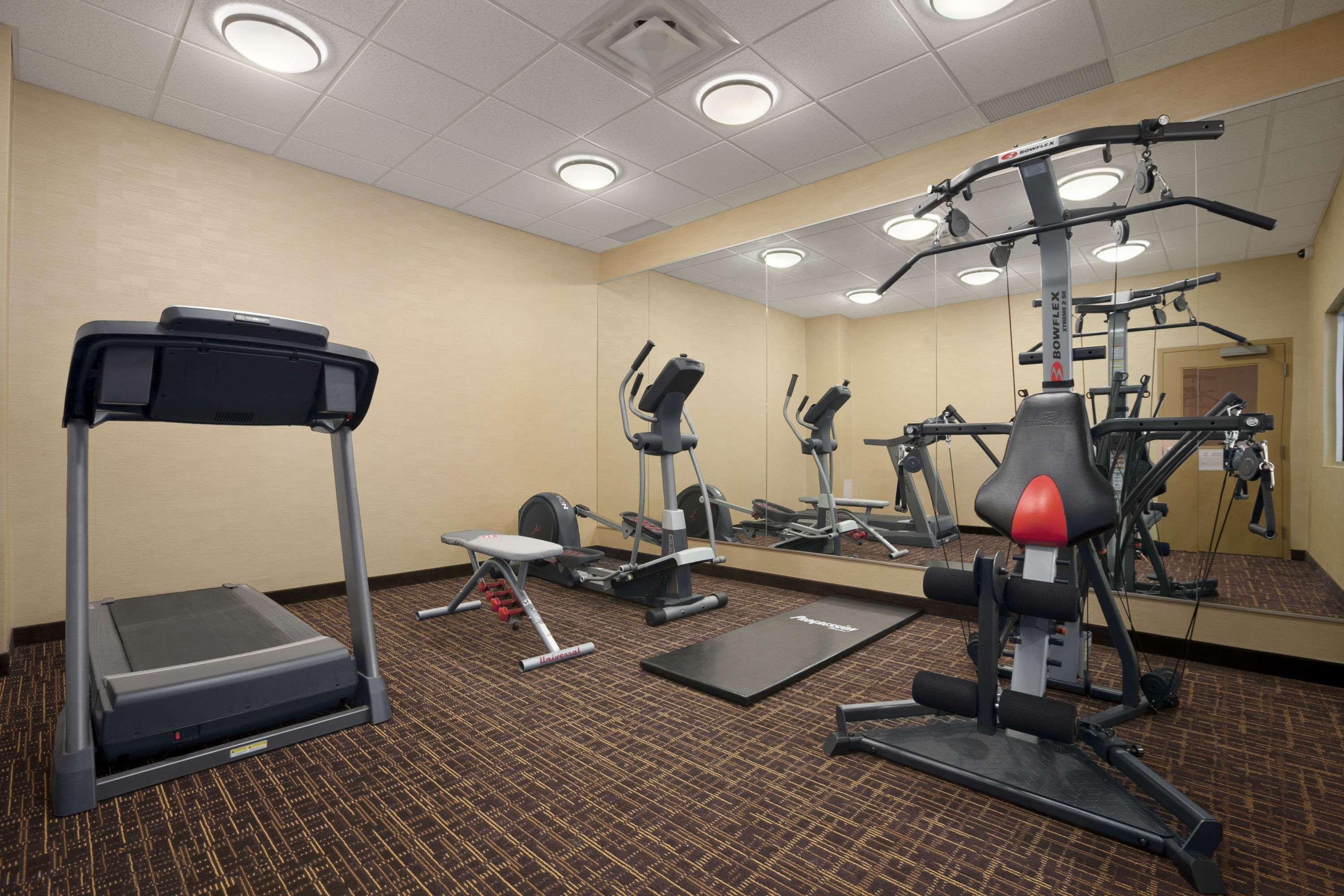 Days Inn & Suites By Wyndham Winnipeg Airport Manitoba Екстериор снимка