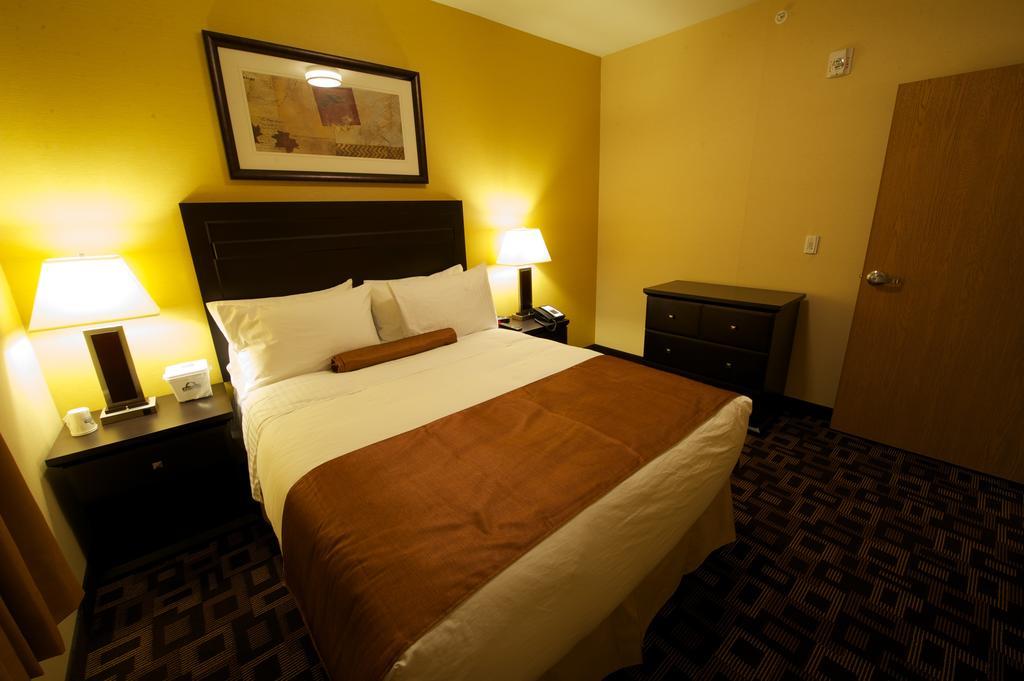 Days Inn & Suites By Wyndham Winnipeg Airport Manitoba Екстериор снимка
