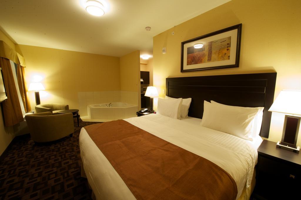 Days Inn & Suites By Wyndham Winnipeg Airport Manitoba Екстериор снимка
